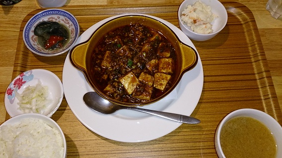 ヨロズ食堂の麻婆豆腐